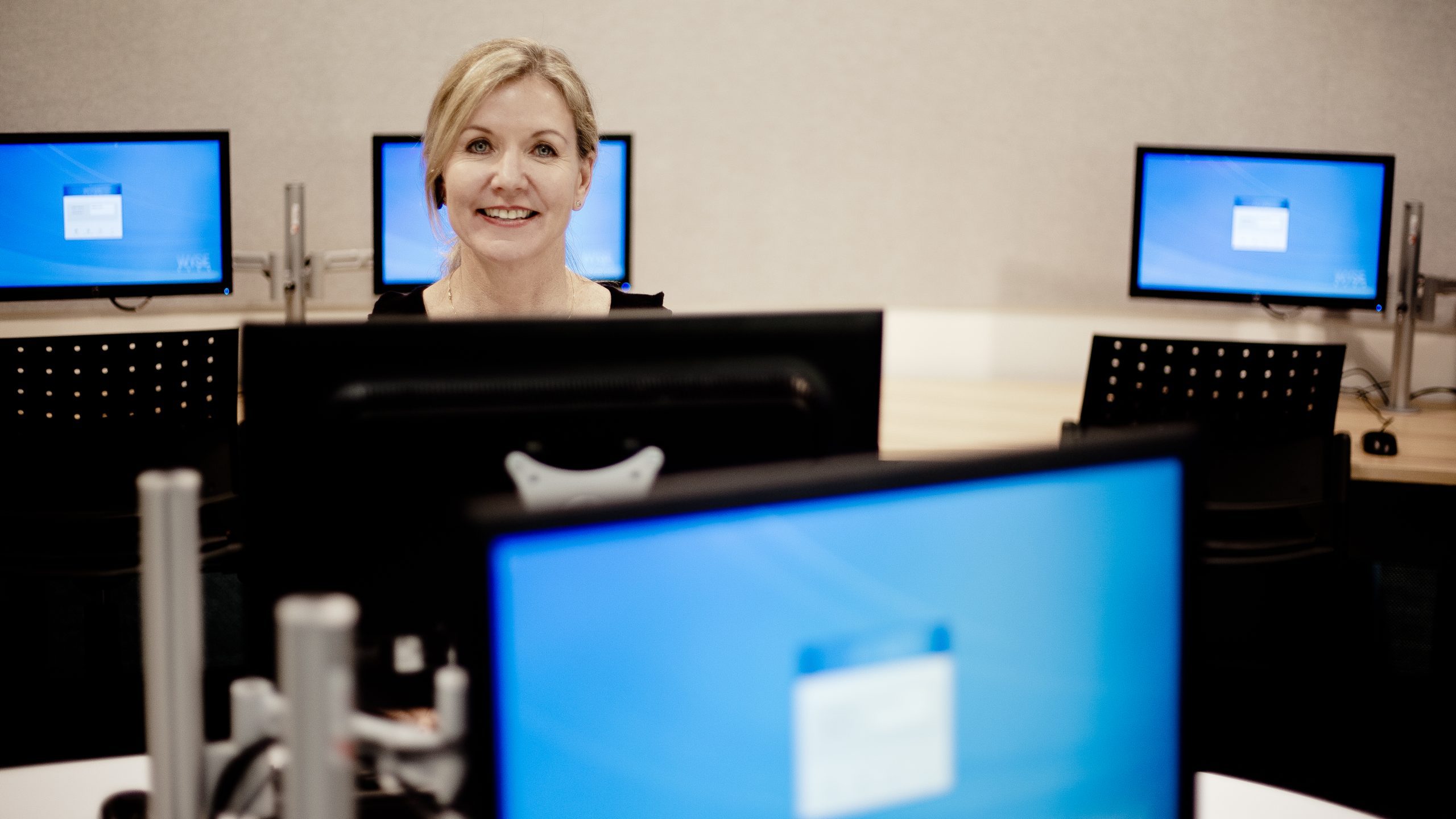 ergonomic monitor mounts designed for Contact and call centres
